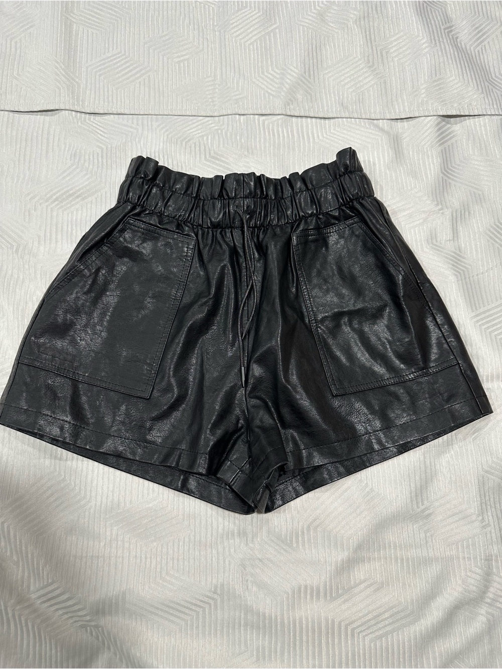 High Rise Vegan Leather Paperbag Waist Shorts - Black Size M